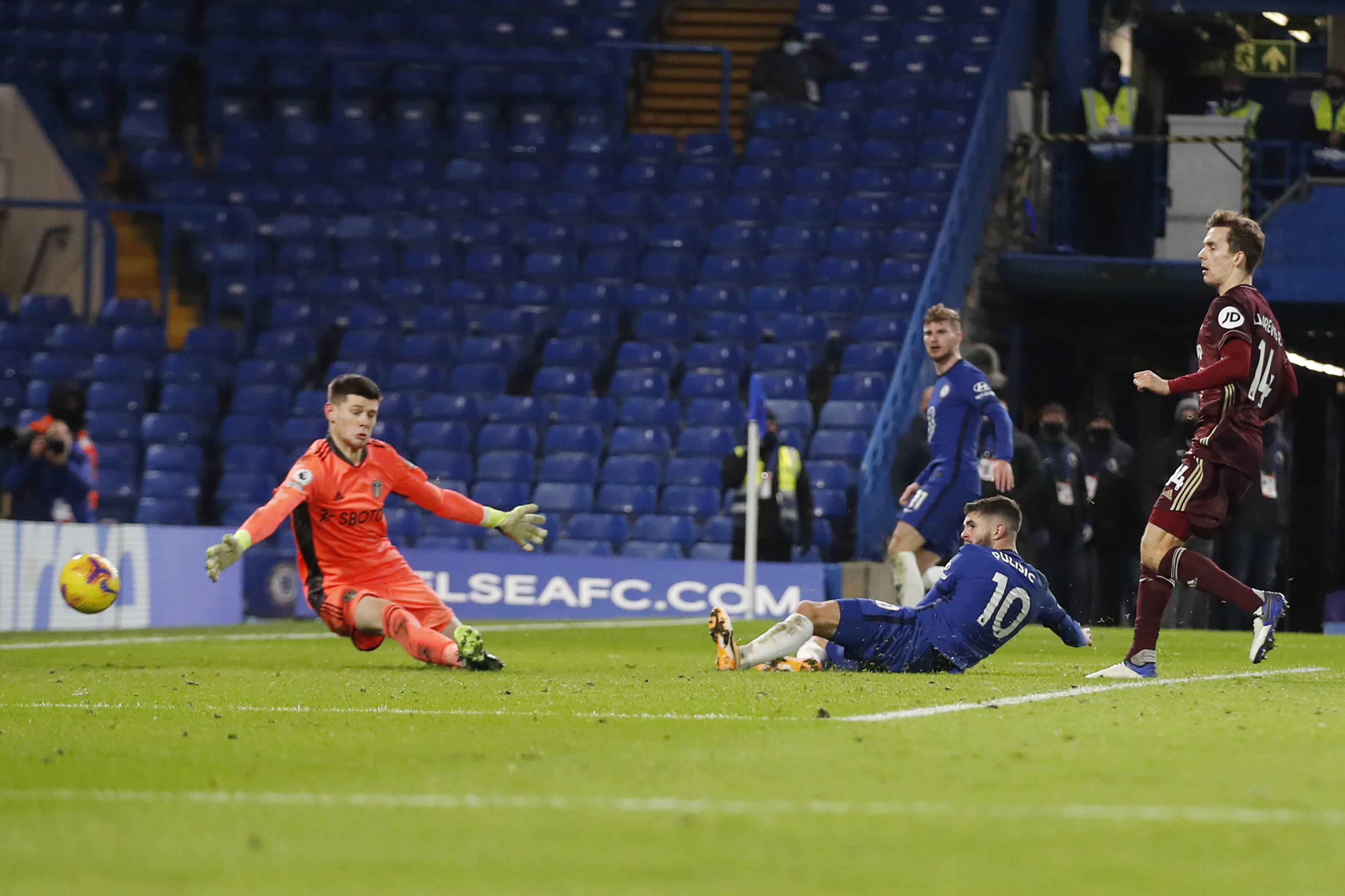 深思的足球 深思的足球