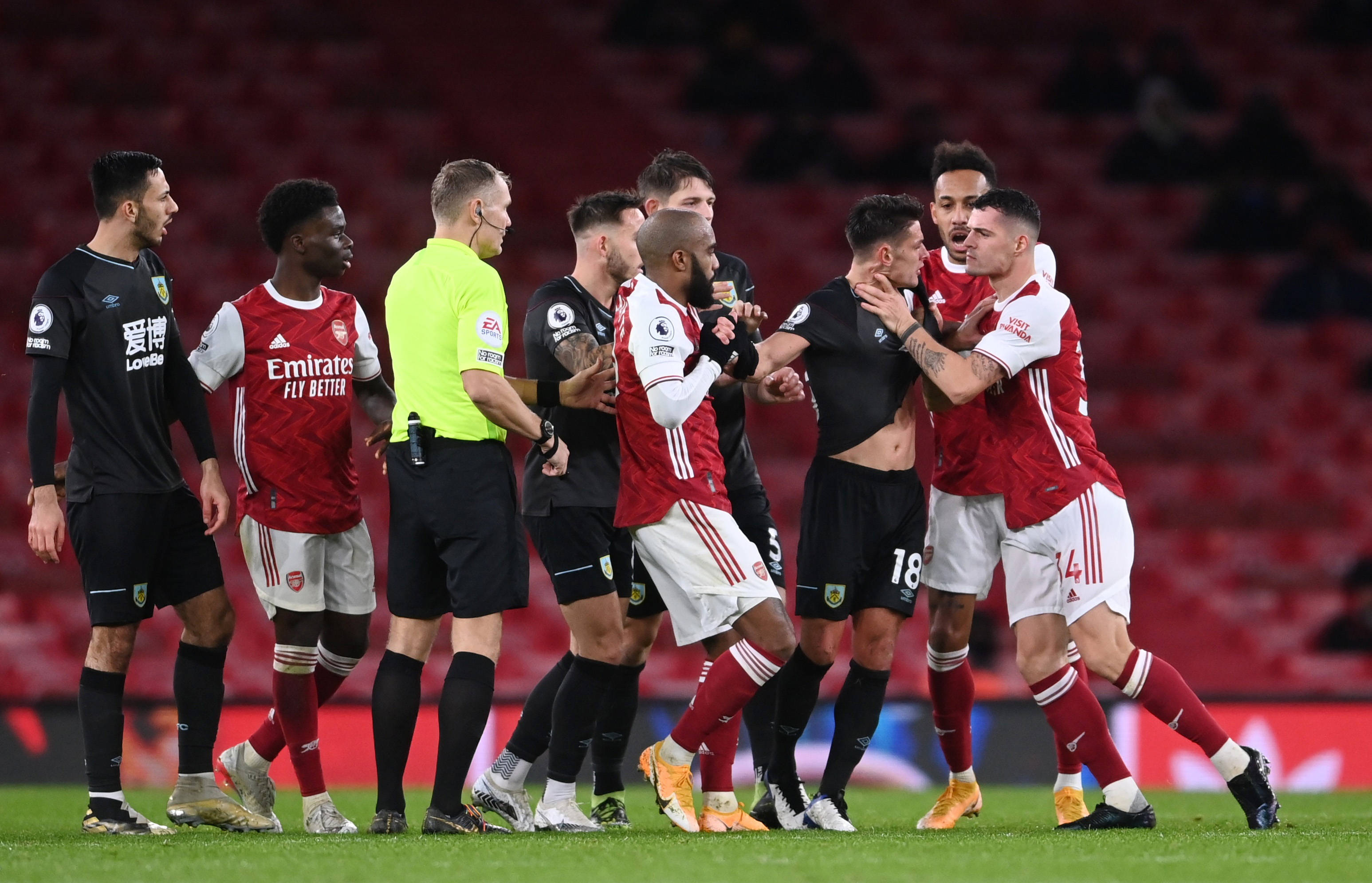 他不仅帮助 他不仅帮助